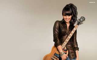 Woman guitar portrait precisionism jewelry - a woman holding free wallpaper for desktop