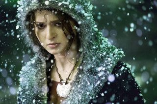 Woman fur coat necklace snow - ella guru free wallpaper