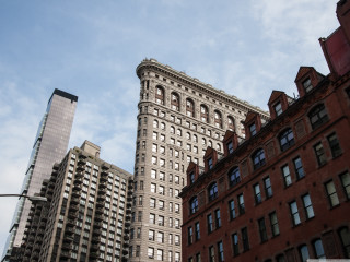 Tall building sky background clouds 5 - free architecture wallpaper