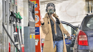 Man mask gas pump car - a man in a mask free wallpaper