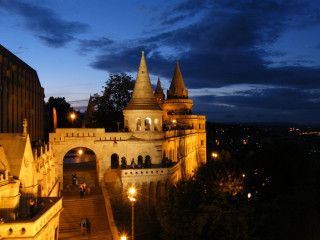 Castle night lights staircase building - aladár körösfőikriesch free wallpaper