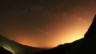 Night sky plane mountain shooting - shooting free wallpaper