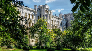 Castle clock tower trees bench - medieval free wallpaper for desktop
