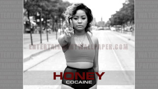 Woman short skirt cell phone - fructose free wallpaper