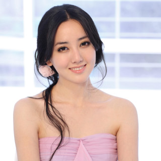 Woman pink dress flower hair 2 - eye free wallpaper for tablet