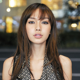 Woman longhair blackwhitedress cityscape portrait - dress free wallpaper for tablet