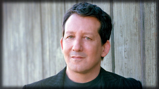 Black shirt black tie wooden - a wooden wall behind free wallpaper