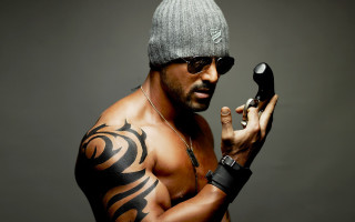 Man hat sunglasses cellphone tattoo - bikash bhattacharjee free wallpaper for desktop