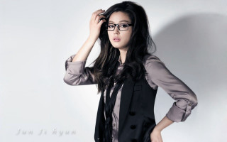 Woman suit glasses posing hands - glass free wallpaper
