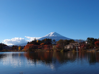 Lake house mountain trees blue - eishōsai chōki free wallpaper