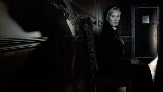 Woman chair darkroom creepy shadow 2 - a door in the background free wallpaper for desktop