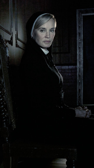 Woman black coat gothic portrait - free dark wallpaper for mobile