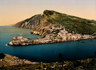 Large body of water small 2 - a small town free wallpaper