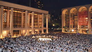 Crowd building night fountain lights - gutai group free wallpaper for desktop