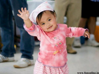 Little girl pink dress white - a pink dress free wallpaper for desktop