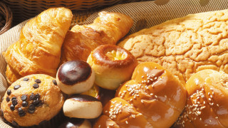 Basket filled pastries cookies table - a basket free wallpaper