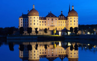 Castle reflection water night blue - perfect symmetry free wallpaper for desktop