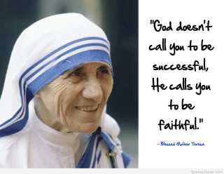 Woman blue white robe quote - god free wallpaper for desktop
