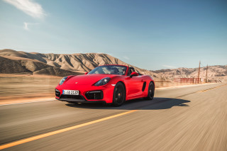 Red sports car desert road 7 - a road in the desert free wallpaper for desktop