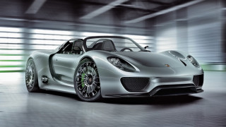 Silver sports car garage green 3 - a white wall behind free wallpaper for desktop