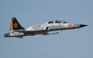 Fighter jet blue sky star 3 - a fighter free wallpaper