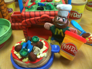 Table cake toys playdoh set - claymation free wallpaper