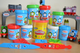 Toys table train background toy - product photo free wallpaper