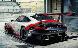 Porsche race car garage ramp - the top of the car free wallpaper