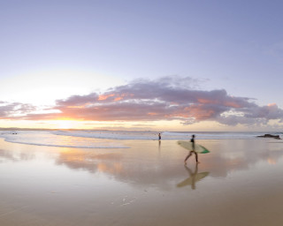 Beach sunset surfboard walking person - elizabeth durack free wallpaper