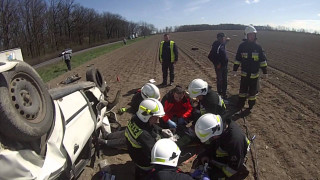 Group people car road person - ultra wide angle free wallpaper for desktop