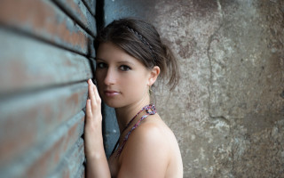 Woman leaning brick wall hand - a woman leaning against a brick wall free wallpaper