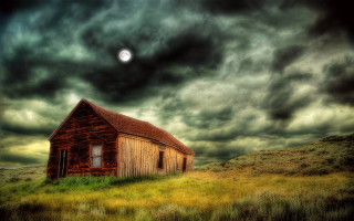 House field fullmoon darksky clouds - a house in a field free wallpaper