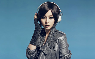 Woman headphones leather jacket posing - chen jiru free wallpaper for desktop