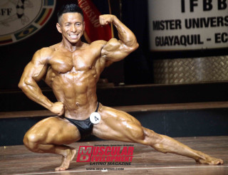 Man posing stage smiling muscular - quito school free wallpaper for desktop