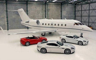 Small plane cars garage background - three car free wallpaper
