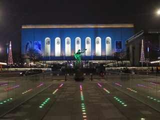 Building statue night lights person - the ground and a person free wallpaper