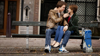 Man woman bench talking cellphone - movie still free wallpaper