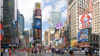 Busy city street people walking - a busy city street free wallpaper