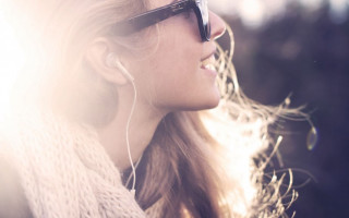 Woman sunglasses scarf music earphones - music free wallpaper