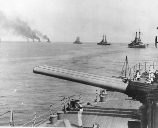 Battleship cannon deck ships water - the water behind free wallpaper