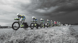Biking group stormy sky black - great composition free wallpaper