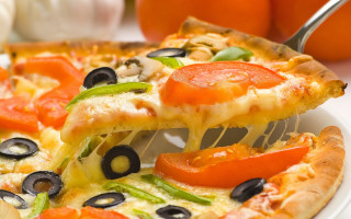 Pizza olives delicious cheesy slice - olive free wallpaper