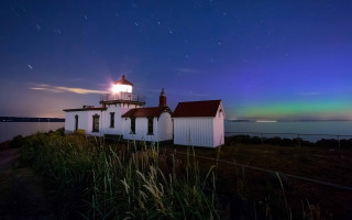 Lighthouse green light night stars - evaline ness free wallpaper for desktop