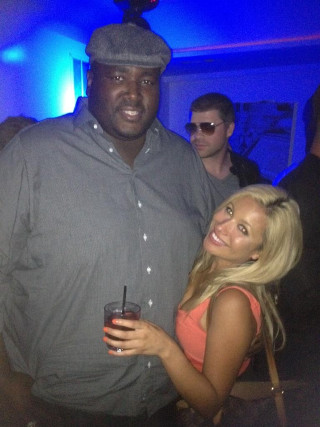 Man woman party blue light - a blue light behind them free wallpaper