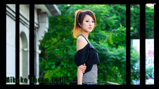 Woman black white striped shirt 2 - skirt free wallpaper for desktop