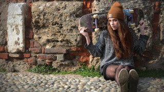 Woman skateboard hat arte povera - arte povera free wallpaper