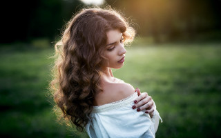 Woman longhair field blurry nature - eszter mattioni free wallpaper