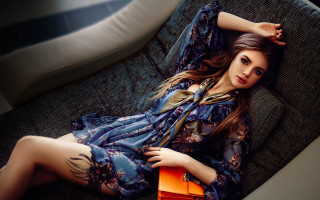 Woman couch purse fashion photorealistic - a purse free wallpaper