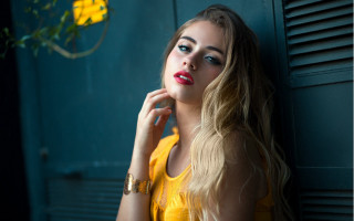 Woman long hair flower portrait - long hair leaning against a wall free wallpaper