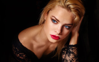 Blue eyed redlipstick blackdress lace - red lipstick free wallpaper